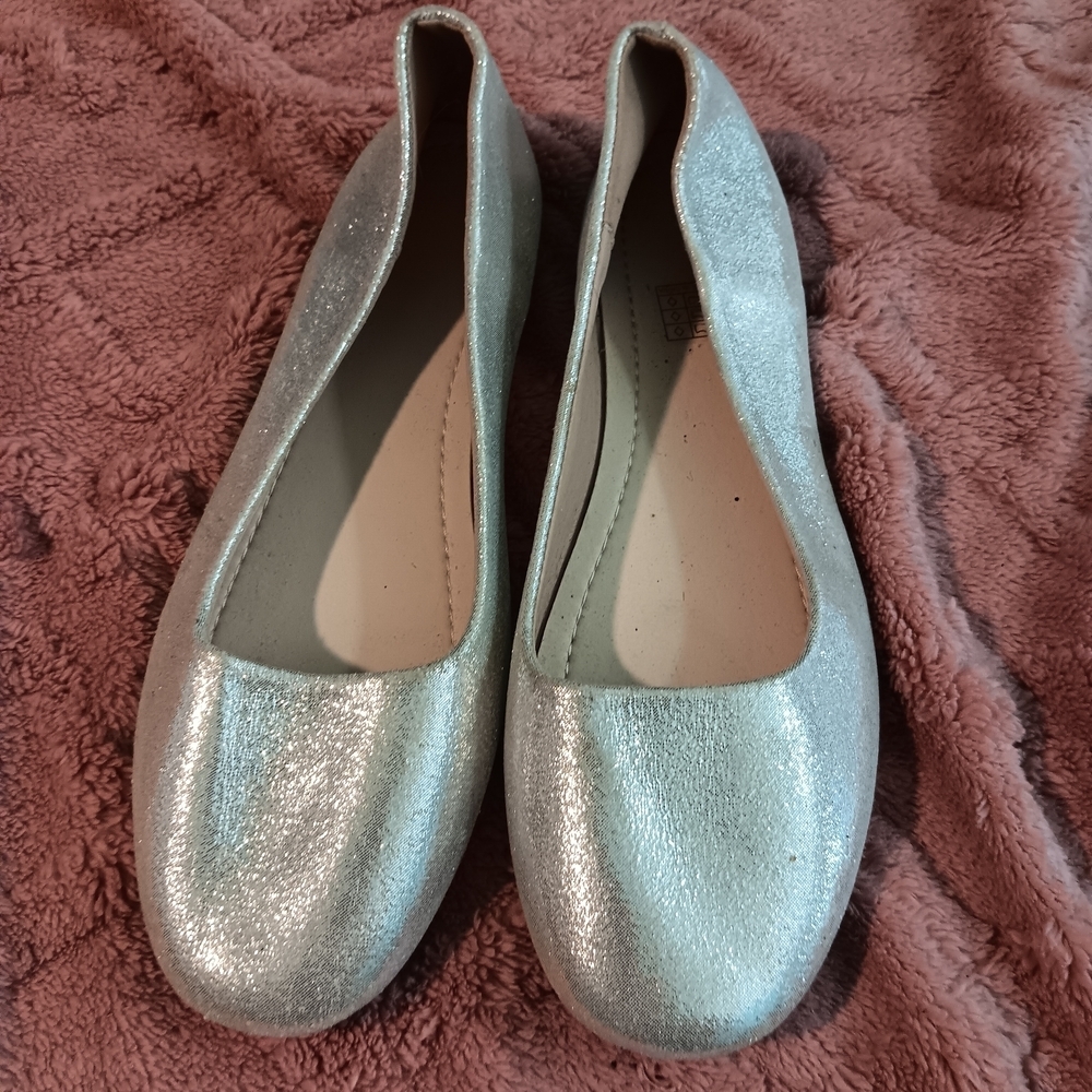 Elegant Silver Sparkle Women's Flats